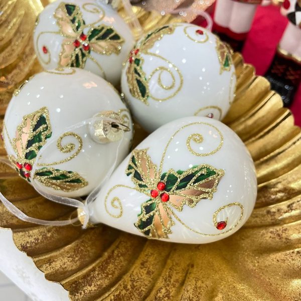 Set 4 sfere natalizie bianche con agrifoglio Silani